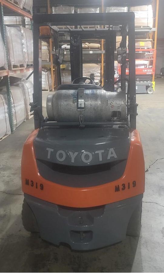 Used 2017 LP Gas Toyota 8FGU25 Pneumatic Tire 4 Wheel Sit Down