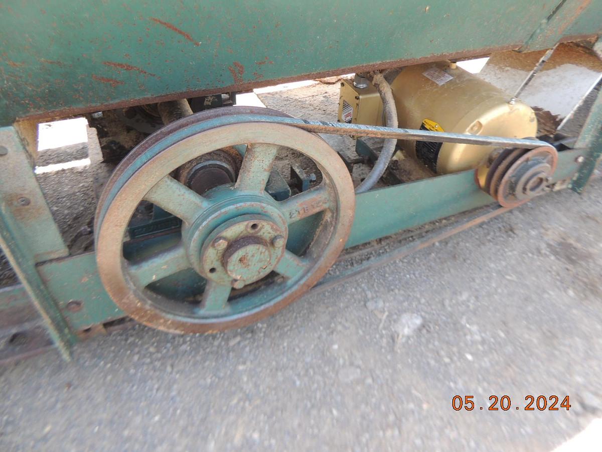 Used Vibrating Conveyor