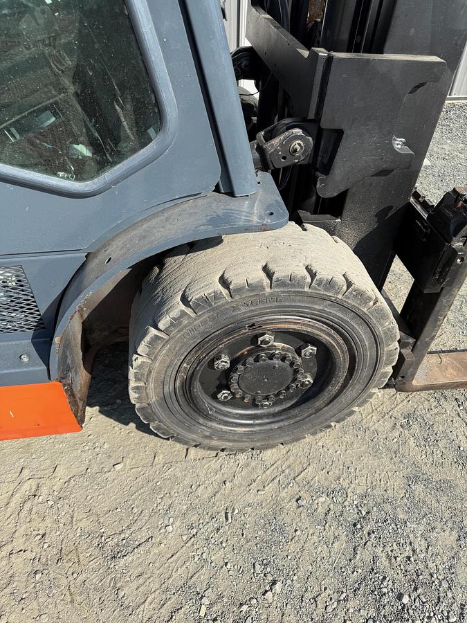 Used Toyota 8FD4OU Forklift