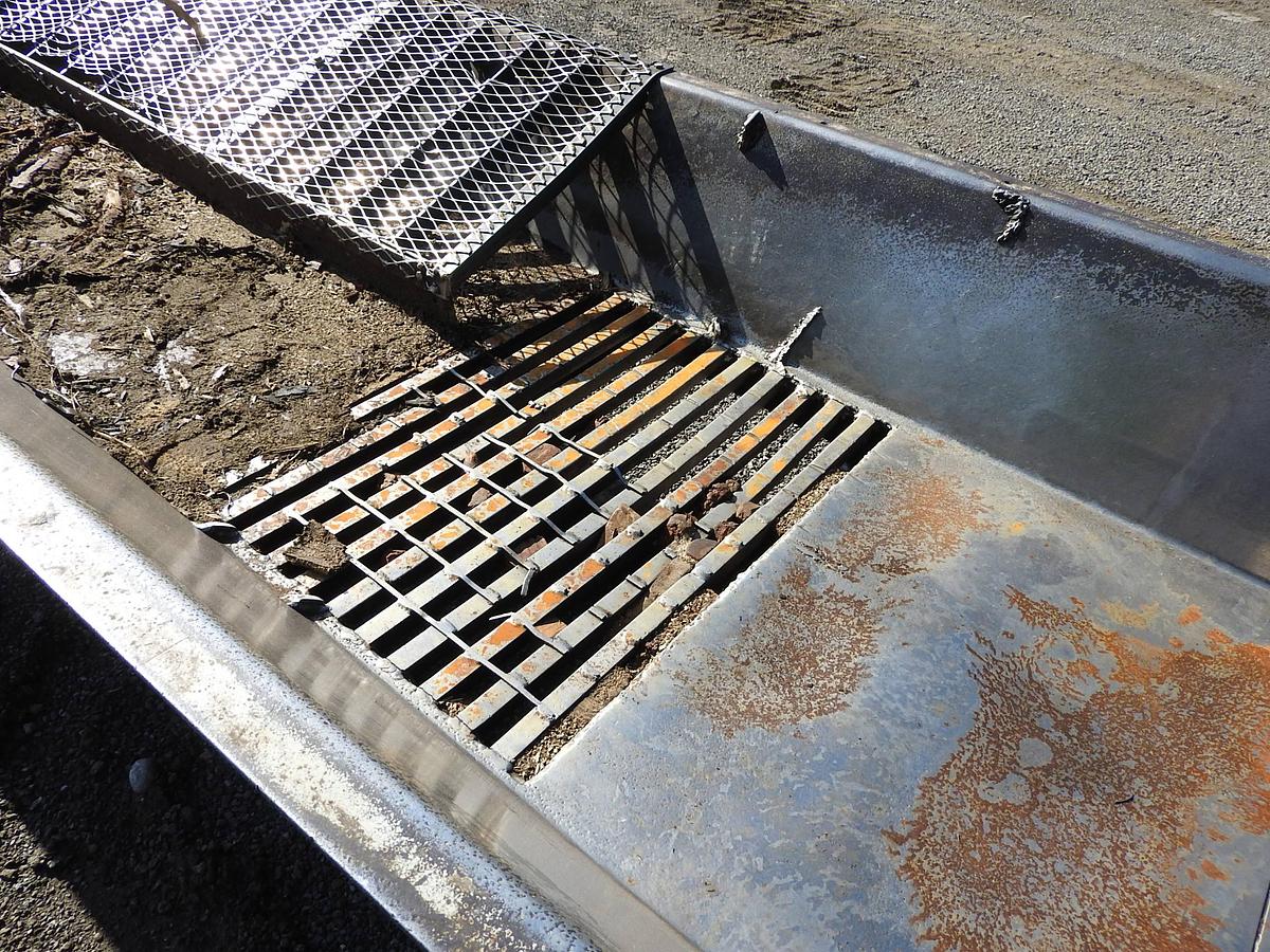 Used Vibrating Conveyor