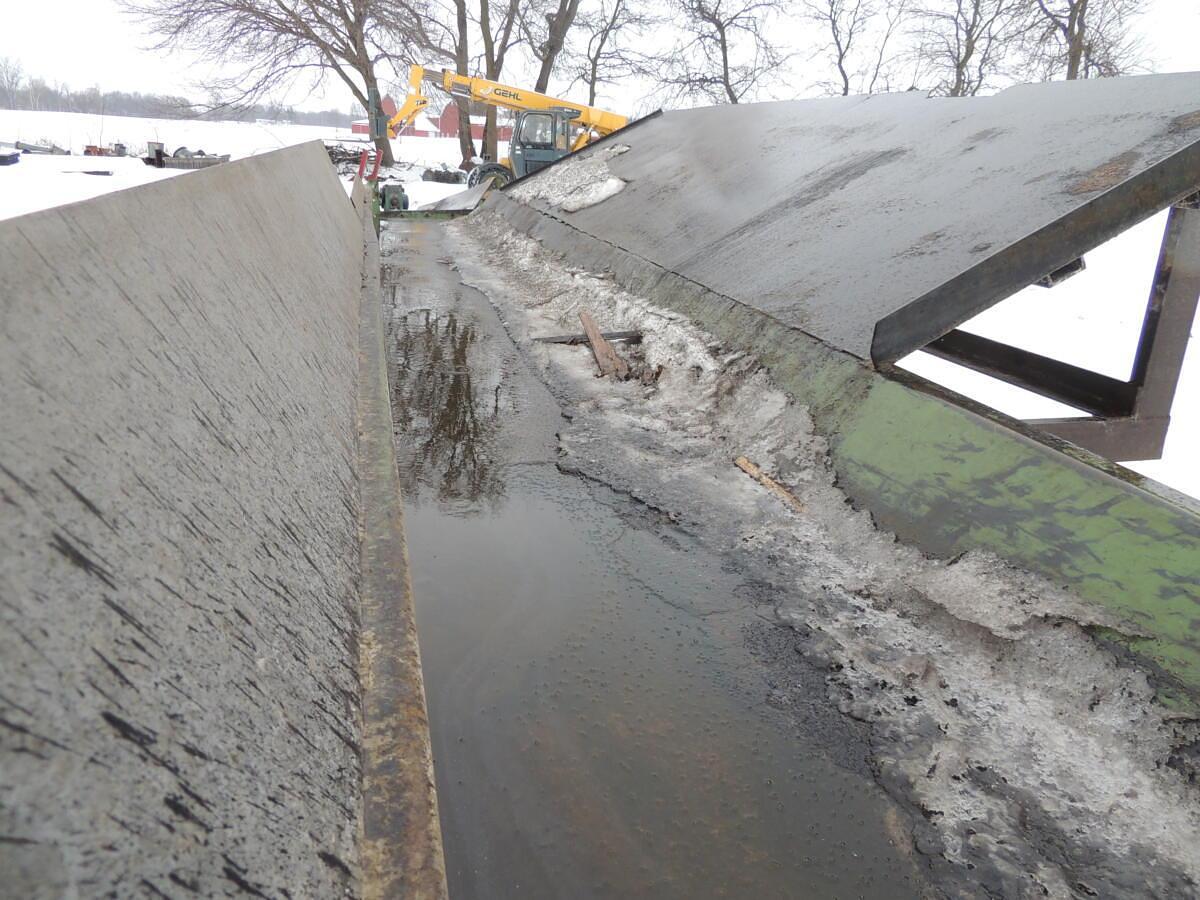 Used Vibrating conveyor