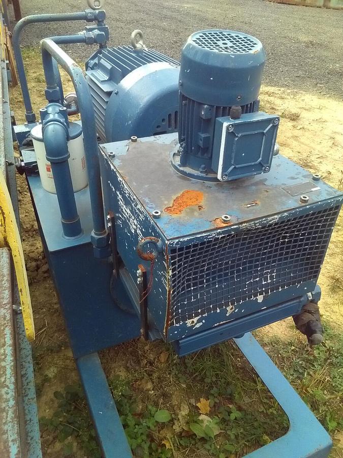 Used Baker 5 head resaw