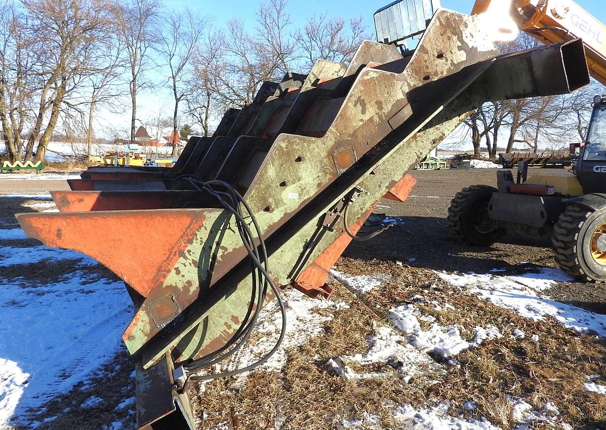 Used Step Feeder