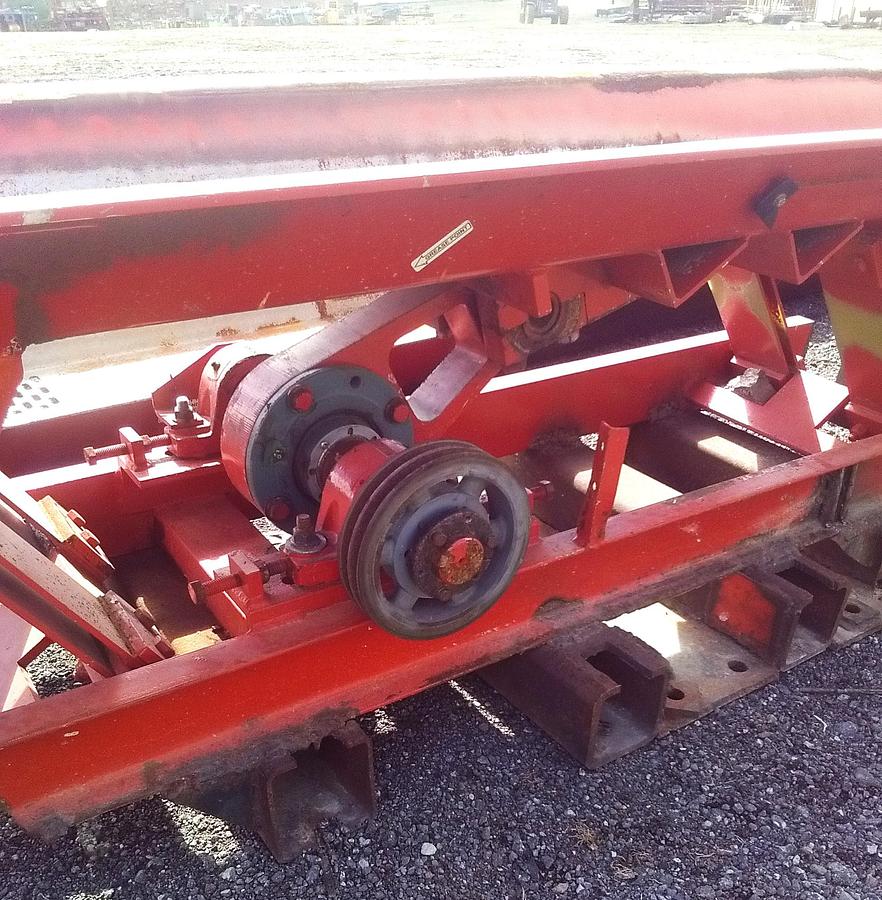 Used Vibrating Conveyor