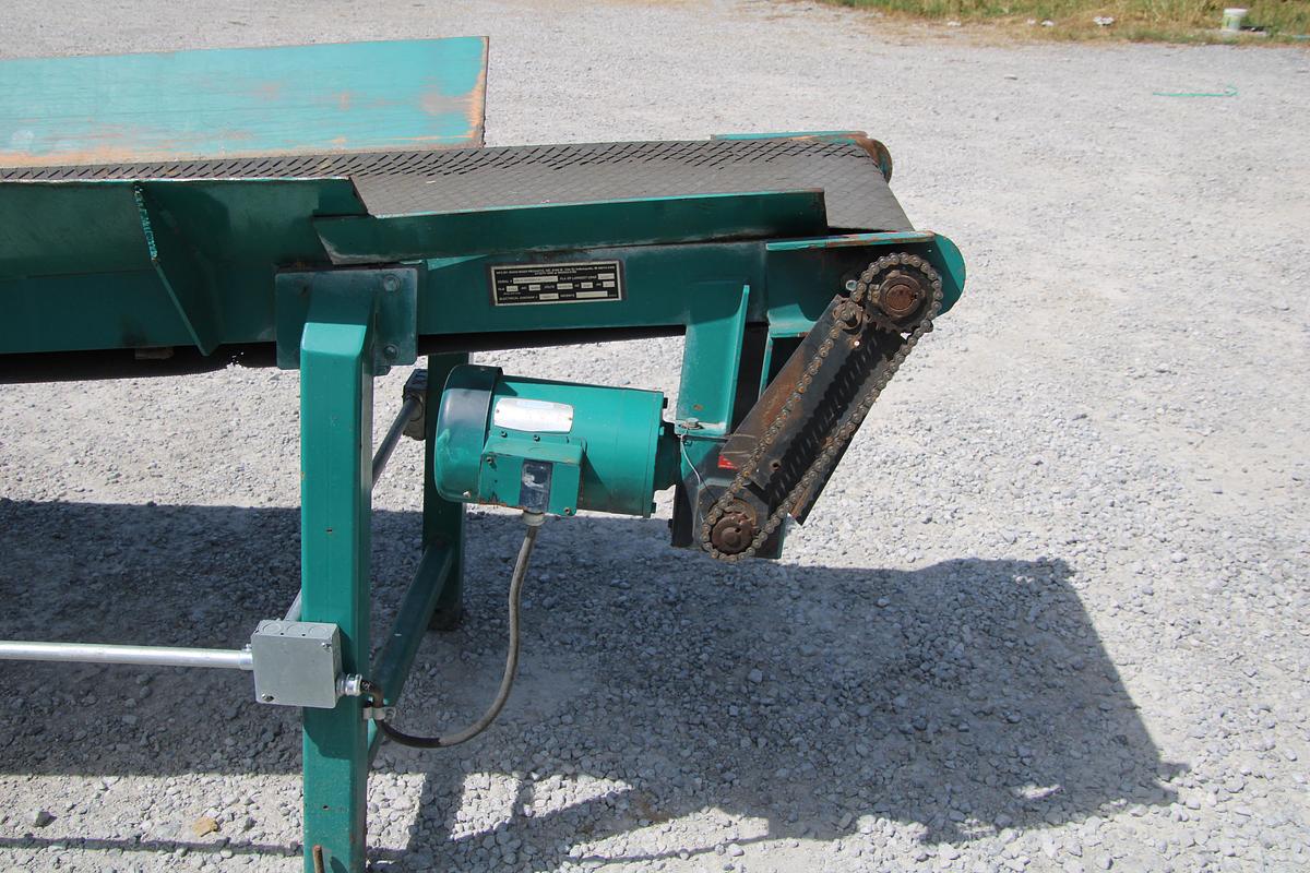 Used LT300 Wood-Mizer Thin Kerf Head Rig w/Cab & Conveyor