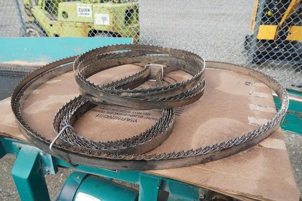 Used LT300 Wood-Mizer Thin Kerf Head Rig w/Cab & Conveyor