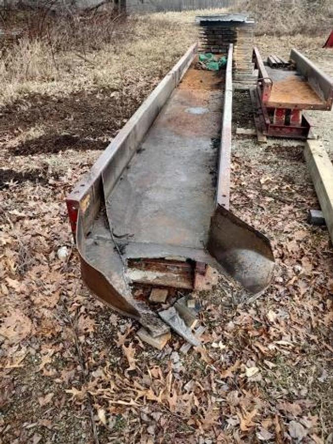 Used Vibrating Conveyor