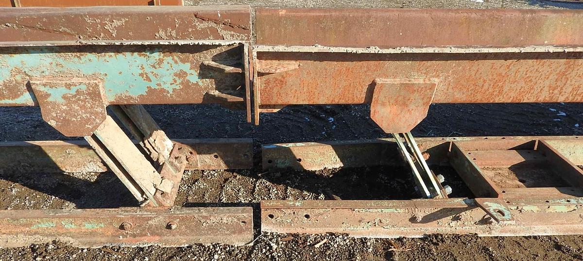 Used Vibrating Conveyor