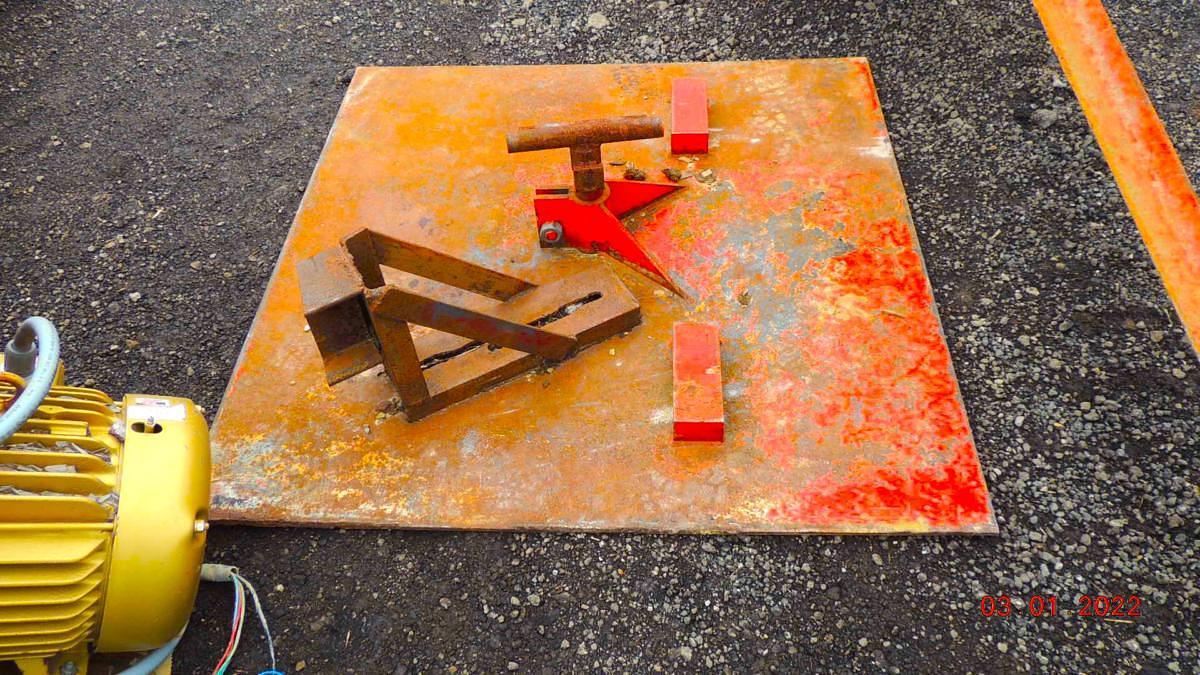 Used MORBARK CHIP BLOWER