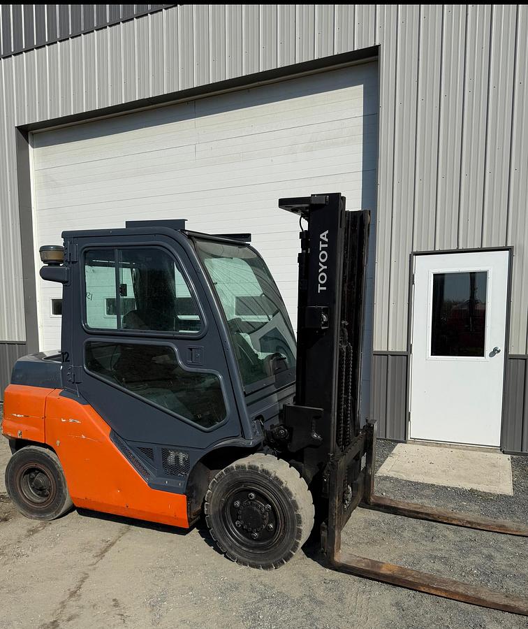 Used Toyota 8FD4OU Forklift