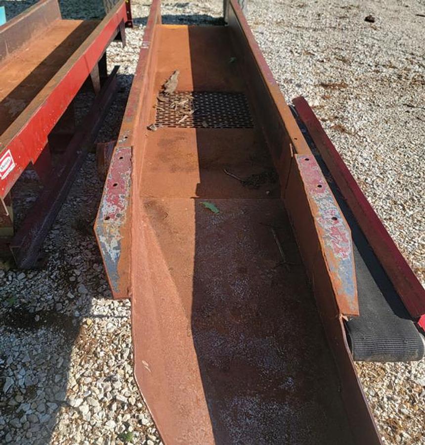 Used Vibrating Conveyor