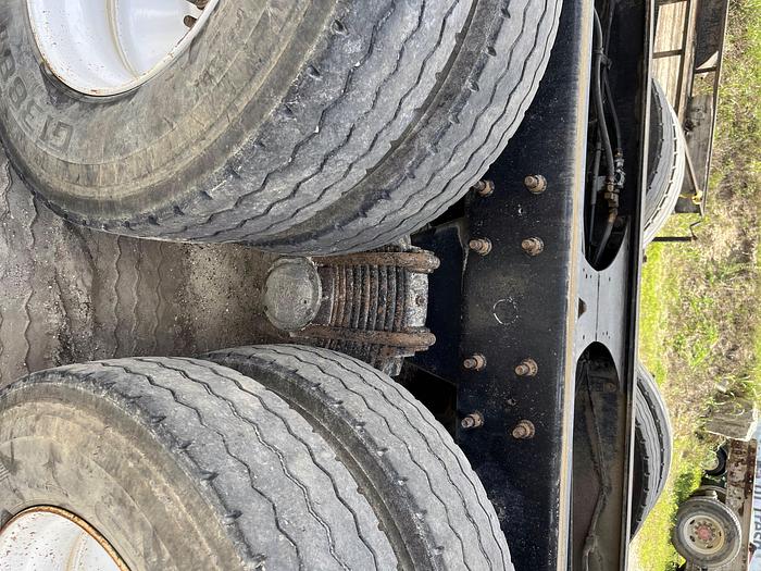 Used 2004 Mack CV713 Granite