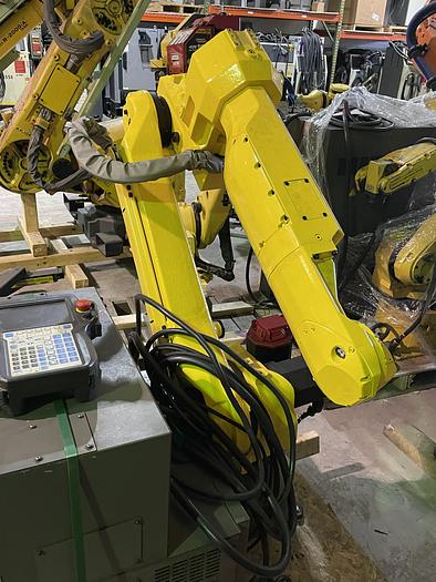 Used FANUC ARCMATE 120iC SIX AXIS ROBOT 20KG X 1811MM HIGH REACH R30iA CONTROLLER