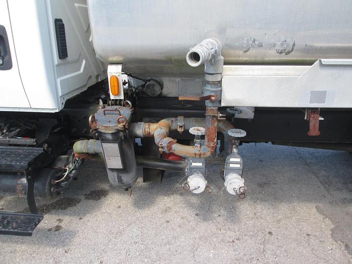 Used 2008 International 4400 Water Truck