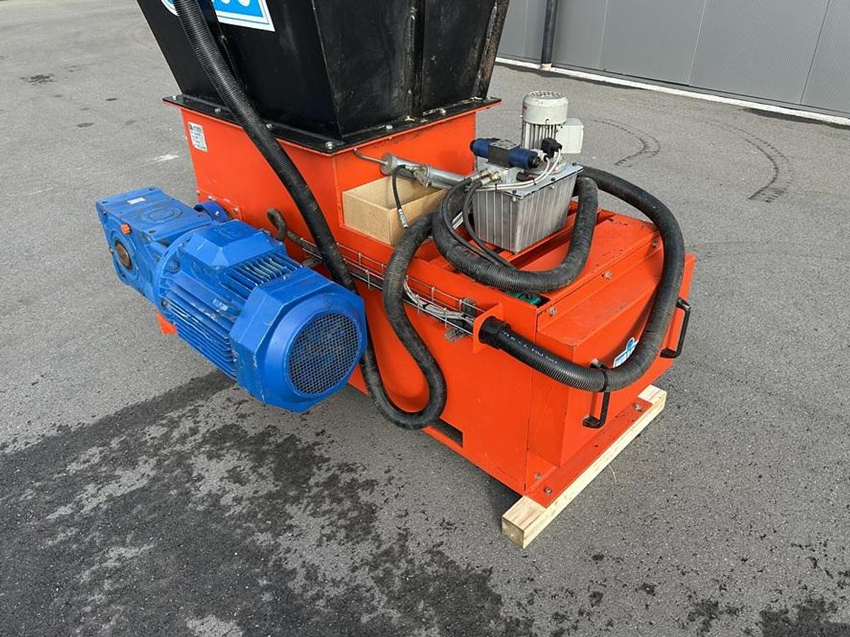 Used Broyeur à déchets WEISS CR25-225