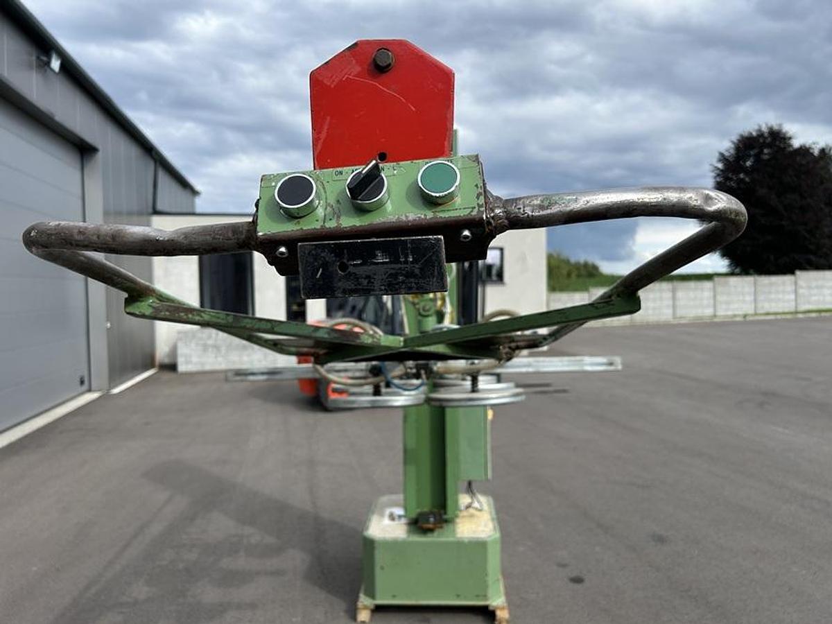 Used Potence avec ventouse de levage MAHROS pour panneaux