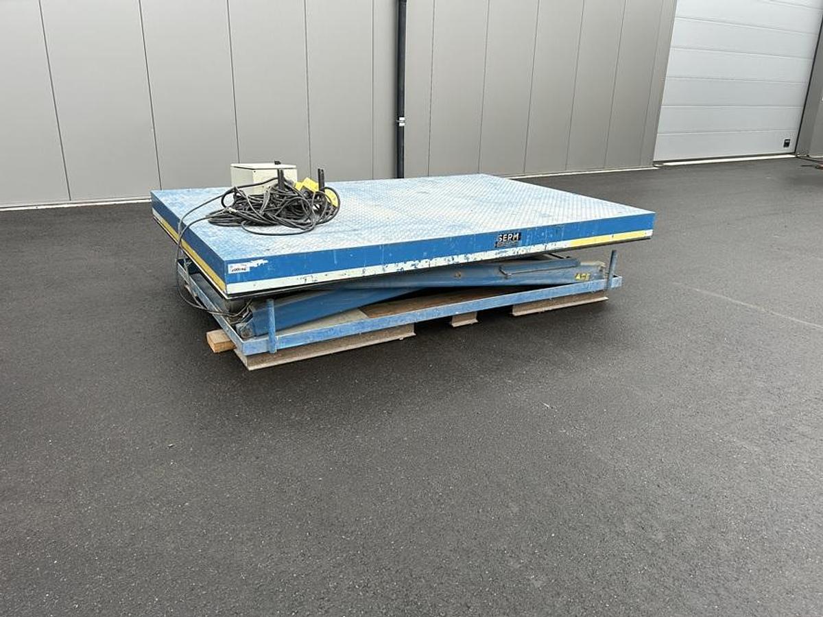 Used Table élévatrice SEPM 300cm/200cm