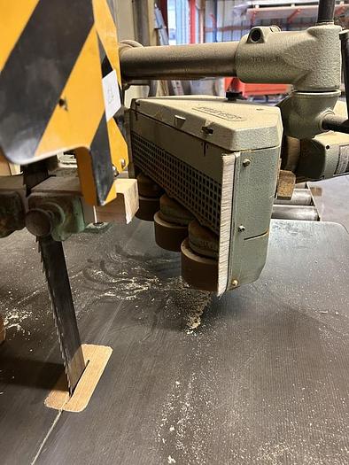 D'occasion Scie à ruban avec entraineur dédoubleur Guilliet