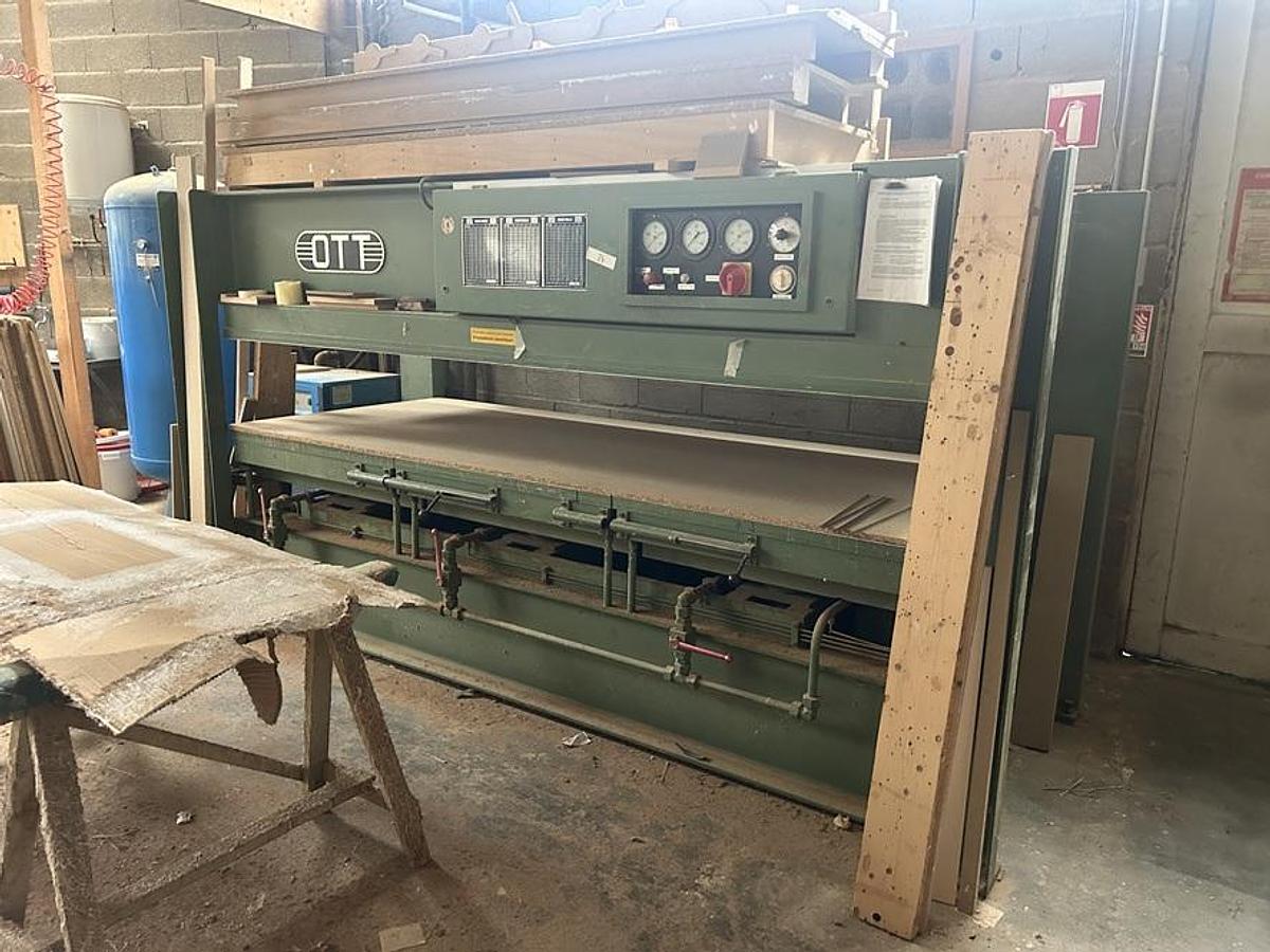 Used Presse à plaquer OTT 300/125CM