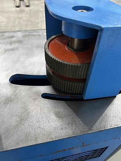 Utilisé Scie à ruban avec entraineur dédoubleur Stenner