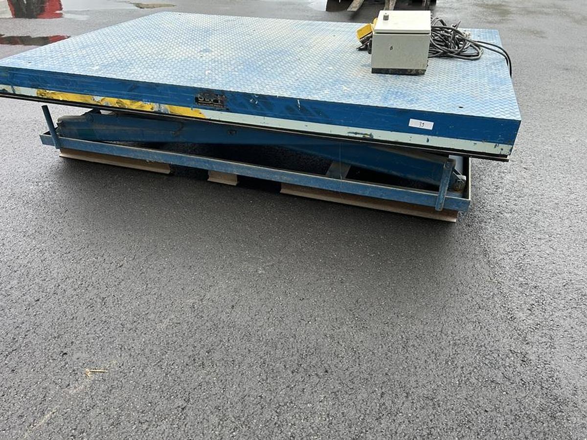 Used Table élévatrice SEPM 300cm/200cm