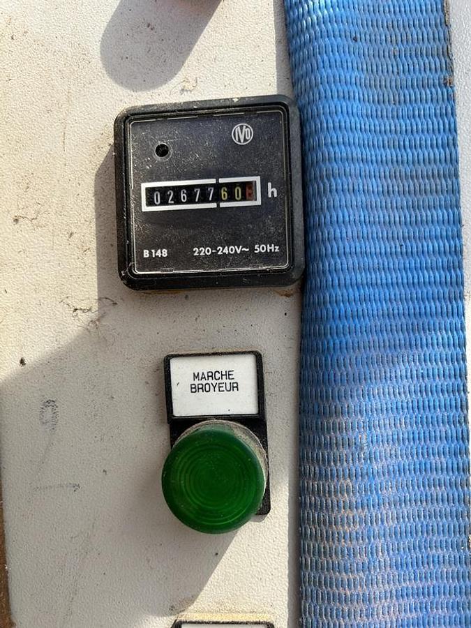 Used Broyeur lent à déchets WEISS CR25-225