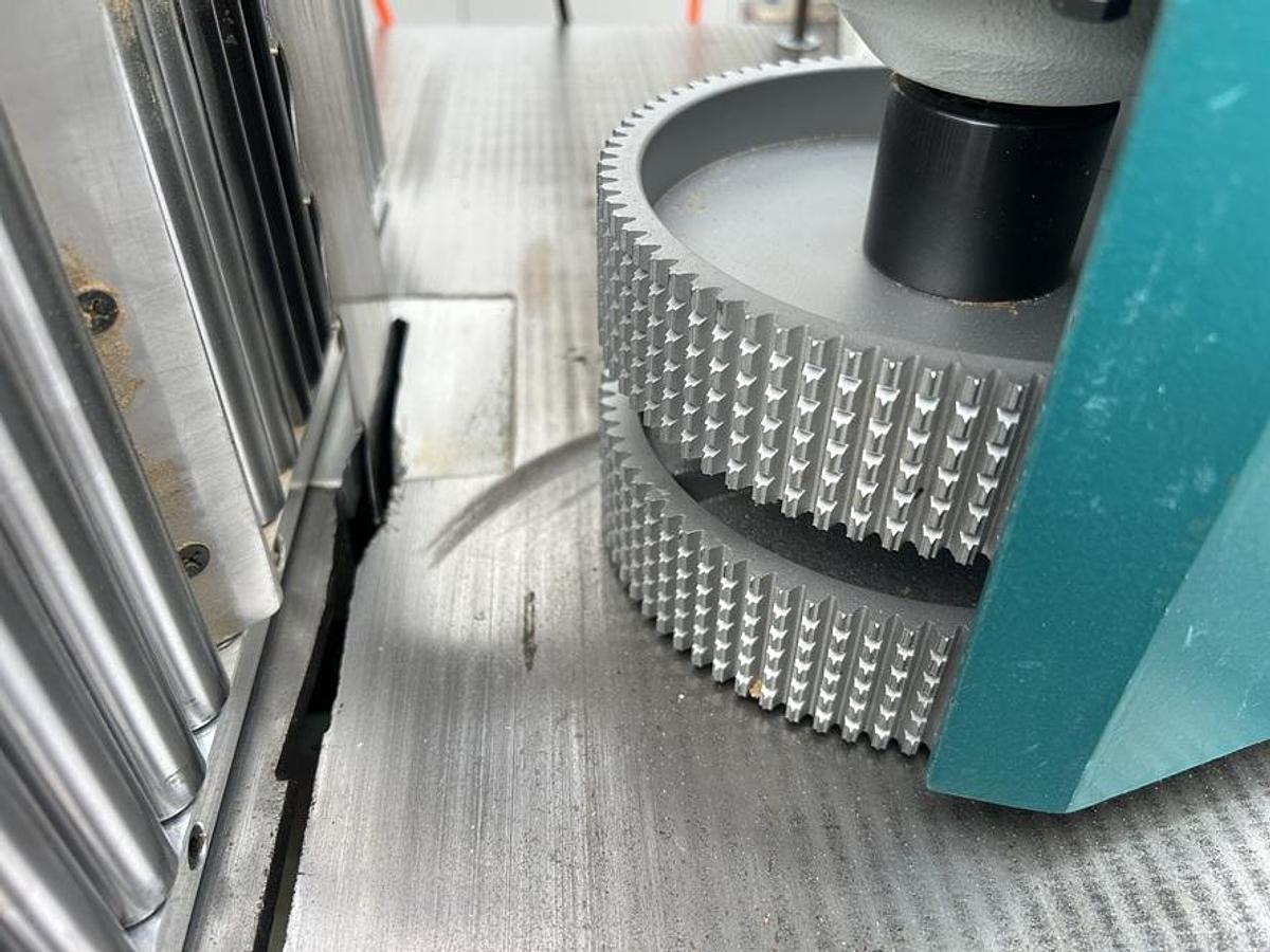 Used Scie à ruban dédoubleur MEBER SR-R1 900