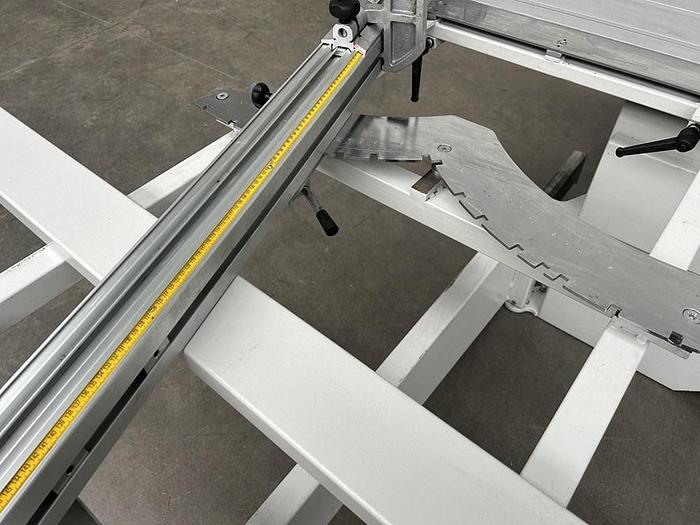 D'occasion Scie à format SOCOMEC