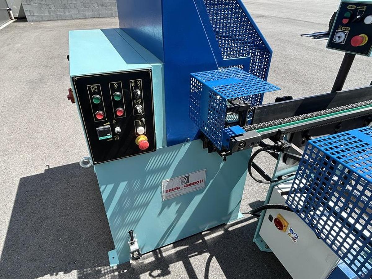 Used Arrondisseuse BRUSA GARBOLI TV65 + chargeur automatique CUV