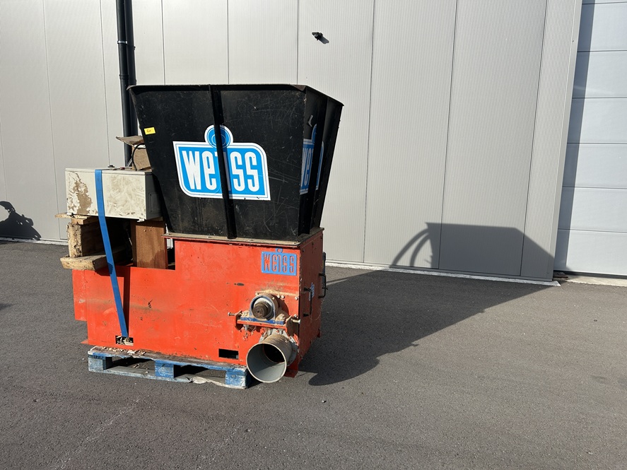 Used Broyeur lent à déchets WEISS CR25-225