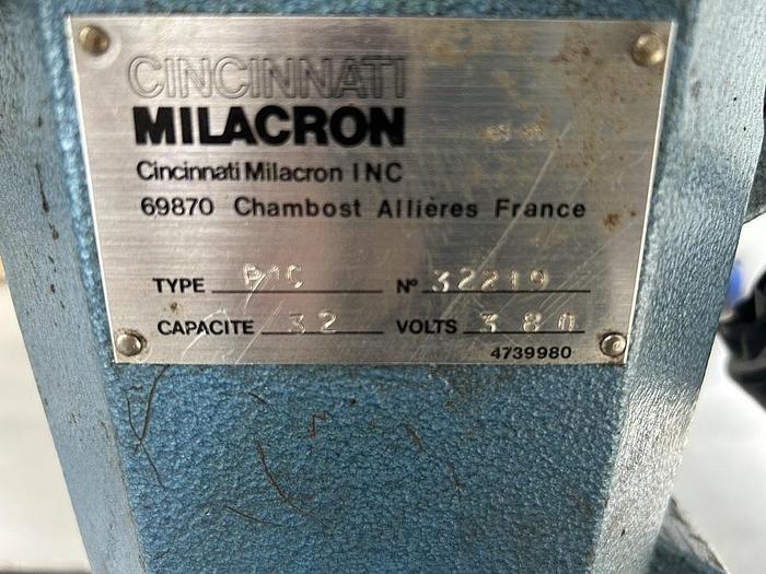 Utilisé Perceuse à colonne Cincinnati