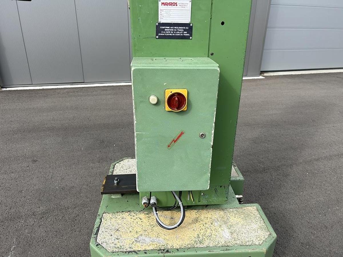 Used Potence avec ventouse de levage MAHROS pour panneaux