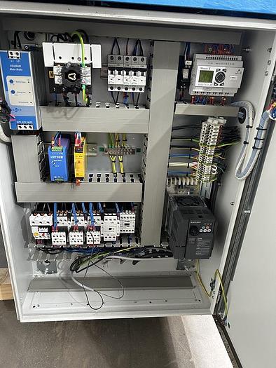 Utilisé Scie à ruban avec entraineur dédoubleur Stenner