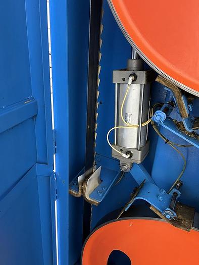 Utilisé Scie à ruban avec entraineur dédoubleur Stenner