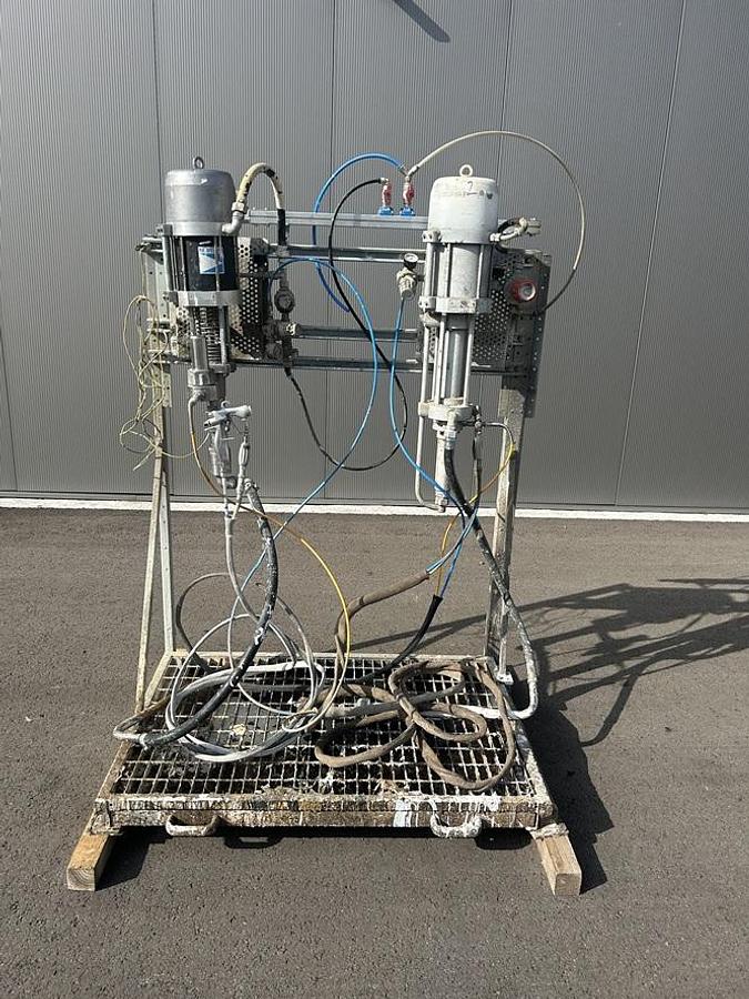 Used Pompe à peinture KREMLIN 4025