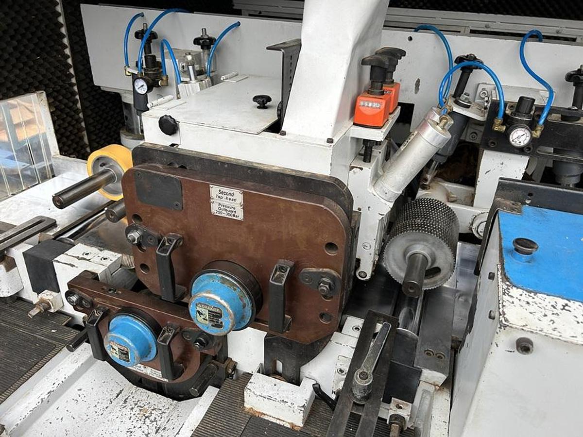Used Moulurière Leadermac Speedmac 826 + Empileur Sheitek
