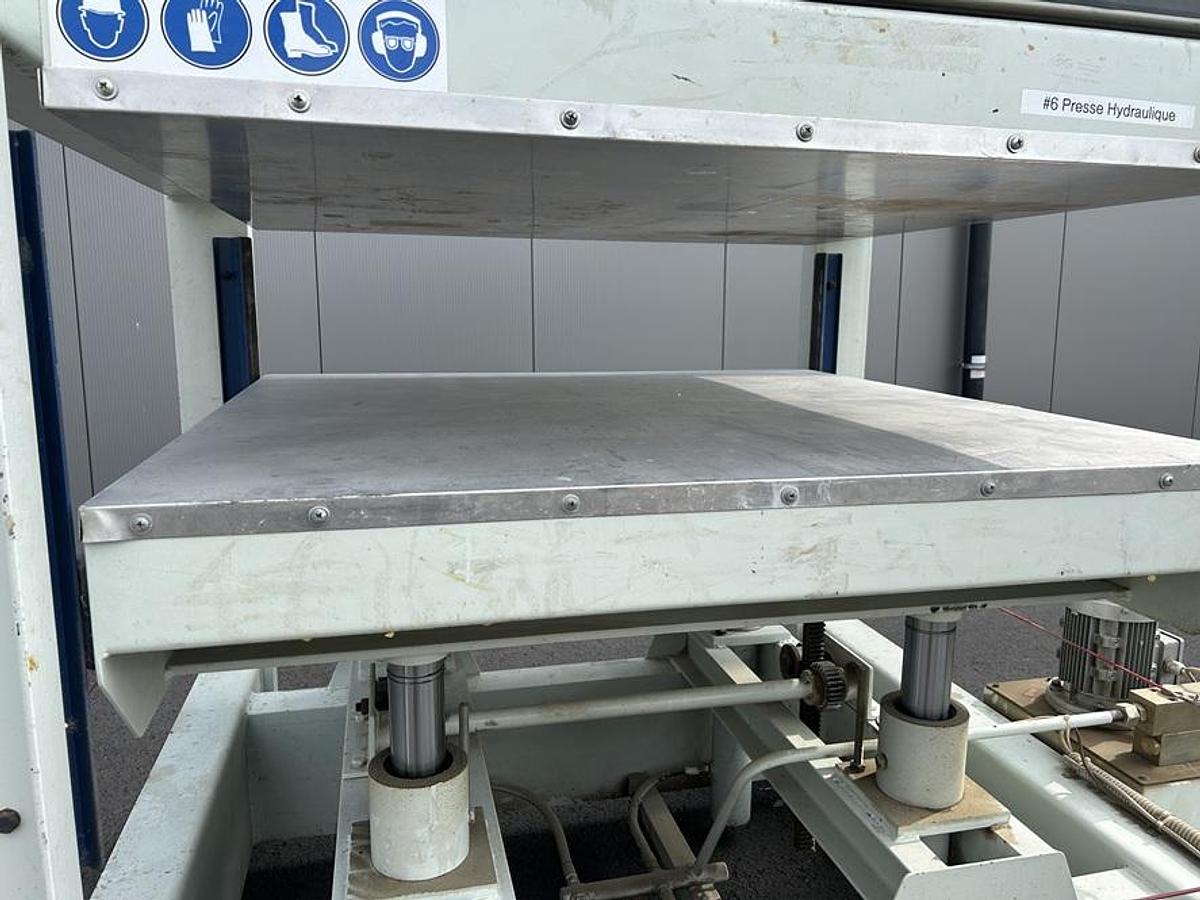 Used Presse à plaquer SORMEC