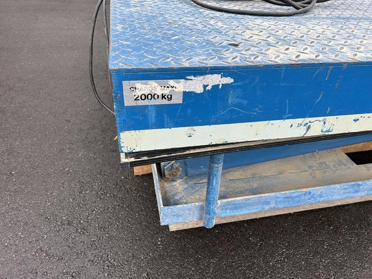 Used Table élévatrice SEPM 300cm/200cm