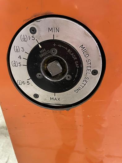 Used USED SHEAR MANUF. DONEWELL, MODEL GM 6.5/3080