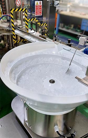 MONOBLOCCO AUTOMATICO PER TAPPATURA TAPPI A PRESSIONE - MC6