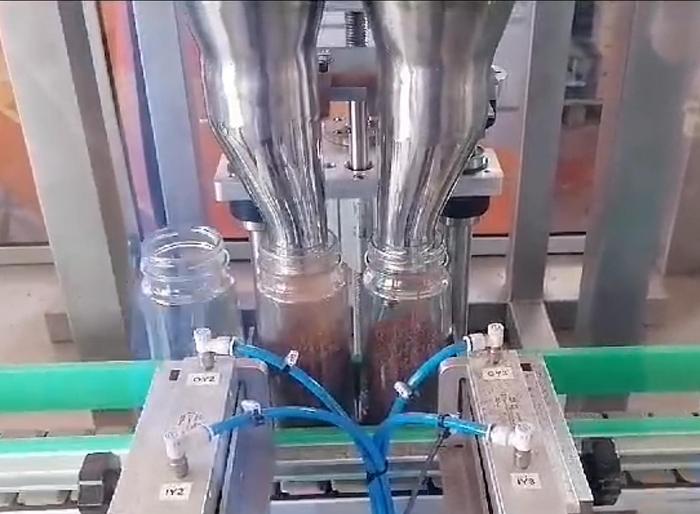 Linea di soffiatura, riempimento, tappatura con sigillo per caffè istantaneo - RTS2U
