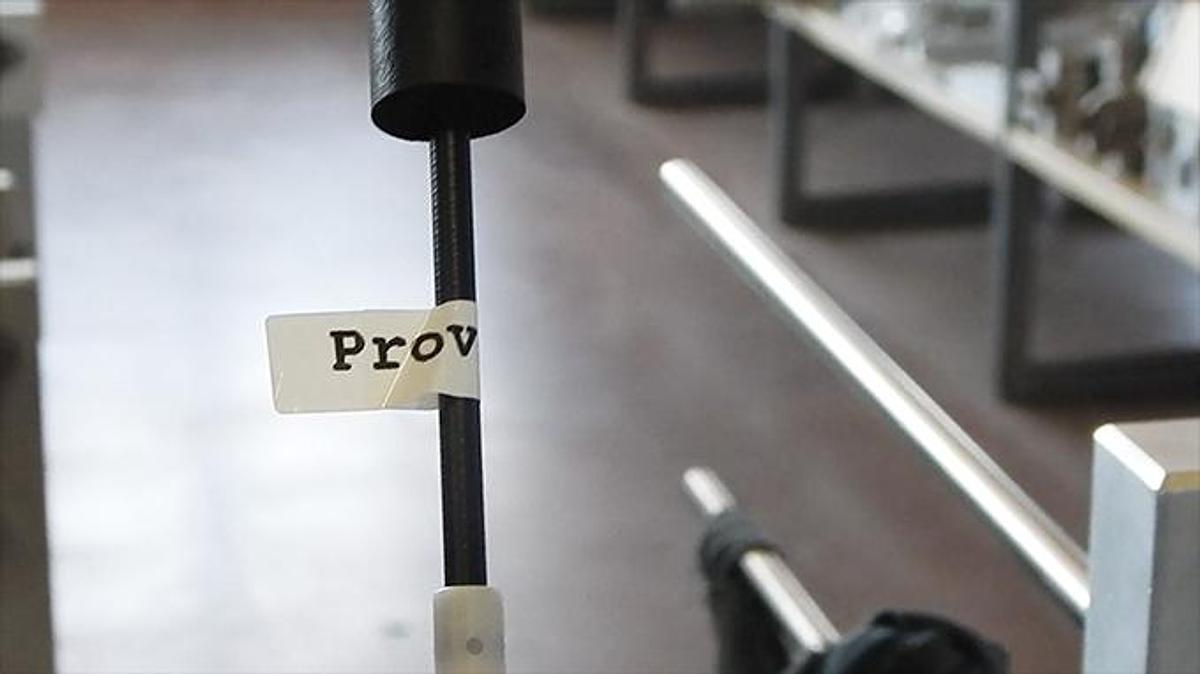 Etichettatrice da banco per cavi - applicazione a bandiera