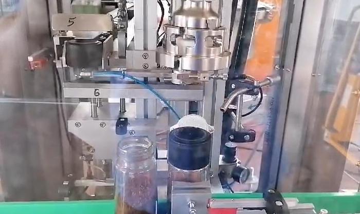 Linea di soffiatura, riempimento, tappatura con sigillo per caffè istantaneo - RTS2U