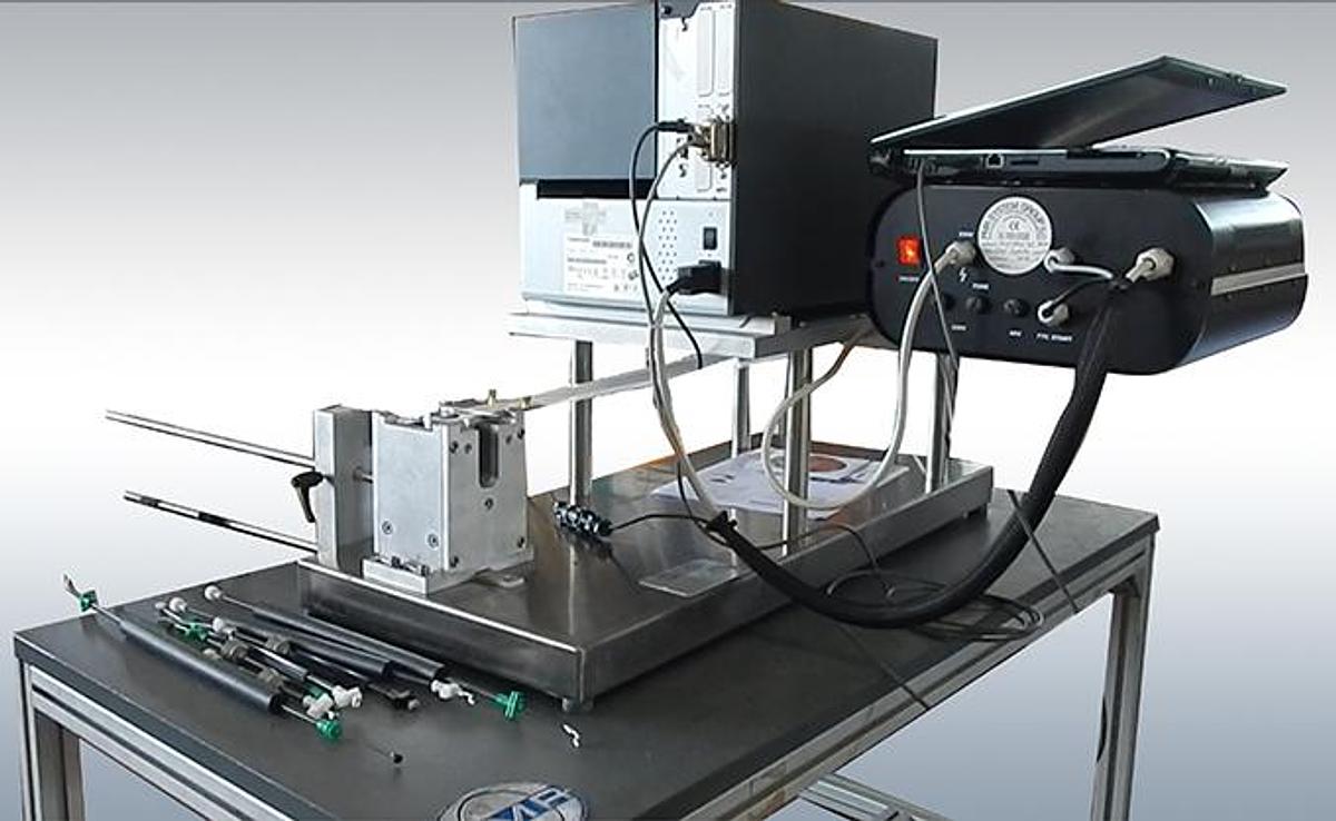 Etichettatrice da banco per cavi - applicazione a bandiera