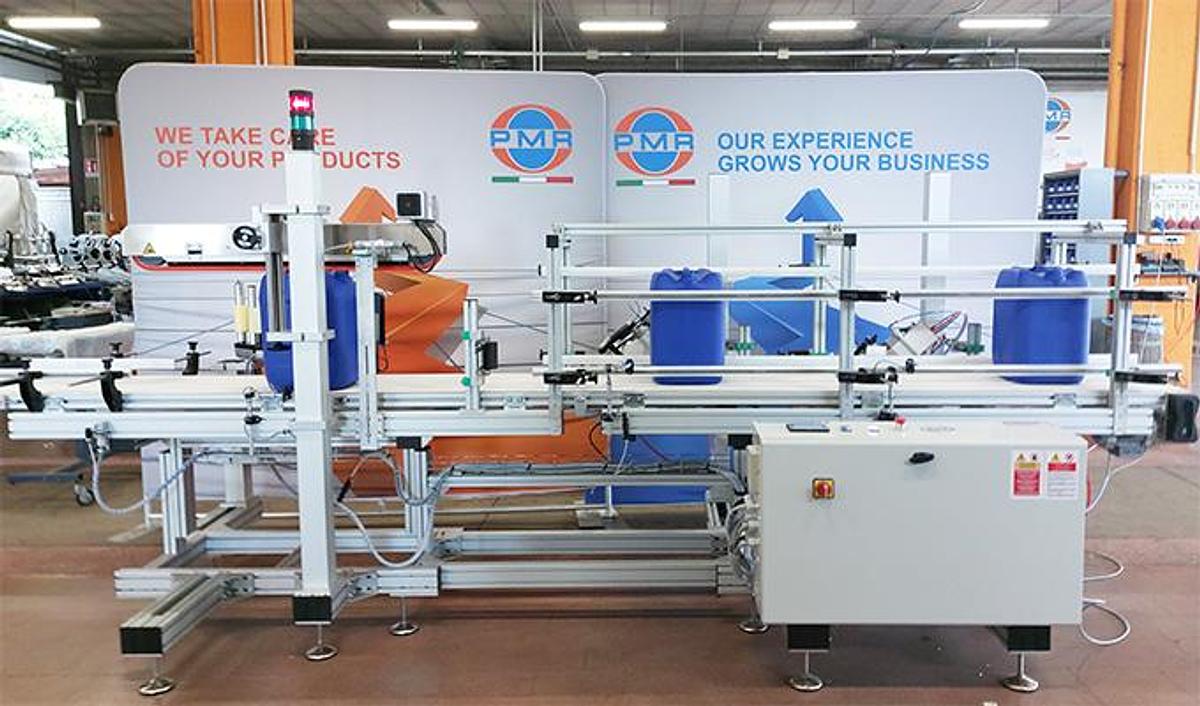 Etichettatrice automatica frontale e laterale per taniche – M3015FS