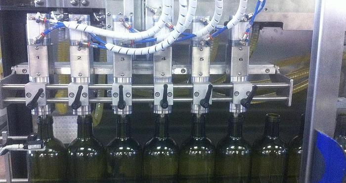 Usato RIEMPITRICI, TAPPATRICI ED ETICHETTATRICI PER OLIO