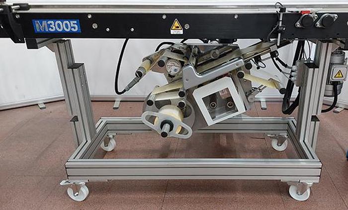 Etichettatrice per applicazione da sotto su sacchetti e buste - M3005B PRINT & APPLY