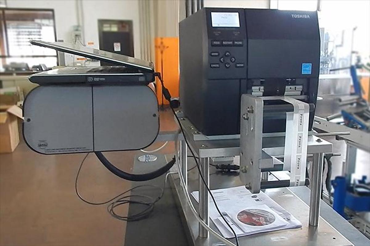 Etichettatrice da banco per cavi - applicazione a bandiera