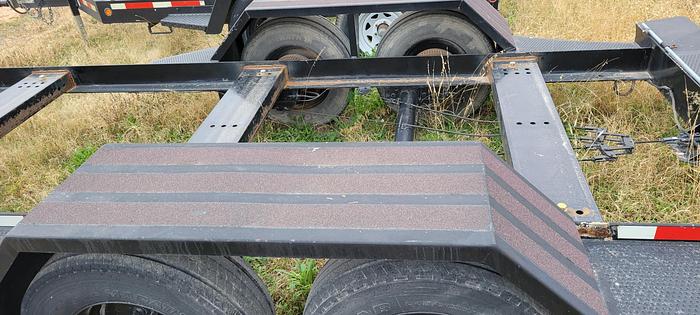 Used 2011 Caterpillar Tandem Axle Trailer 10,000 lb. Axle Rating