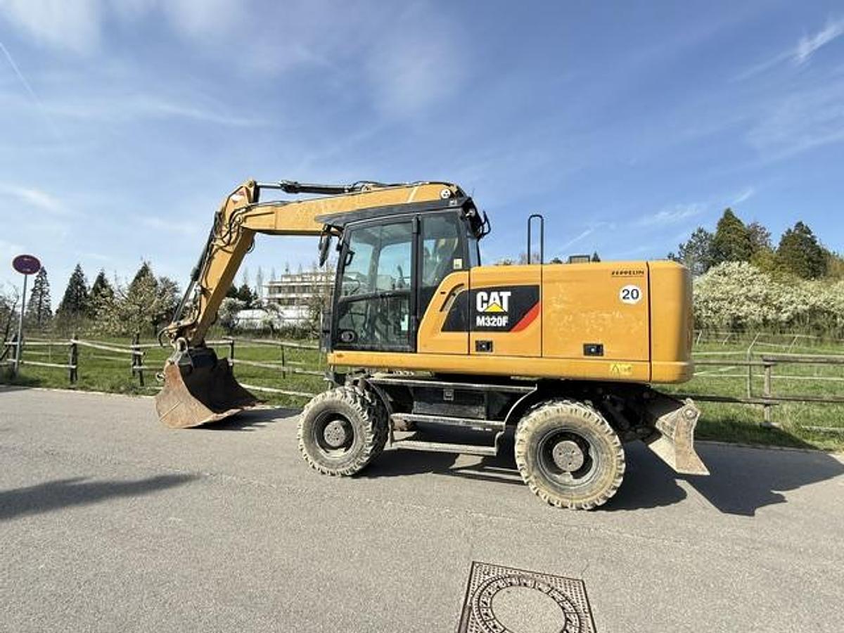 Gebraucht 2016 Caterpillar M320F